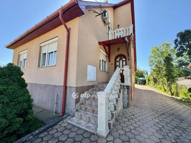 Eladó ház Debrecen, Józsa 240 nm