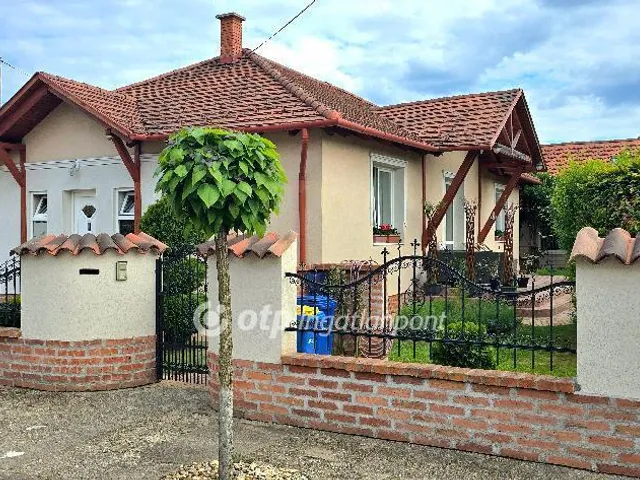 Eladó ház Debrecen 240 nm
