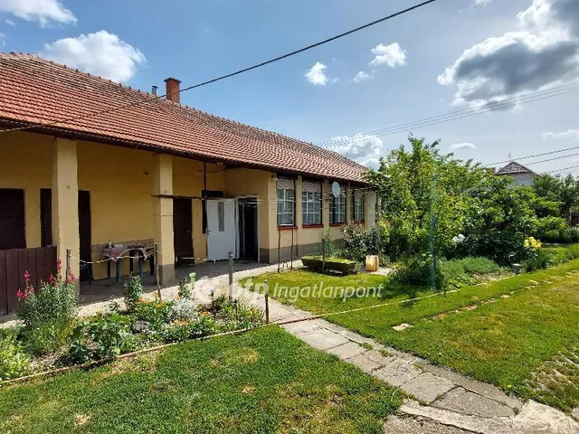 Eladó ház Kisújszállás 103 nm