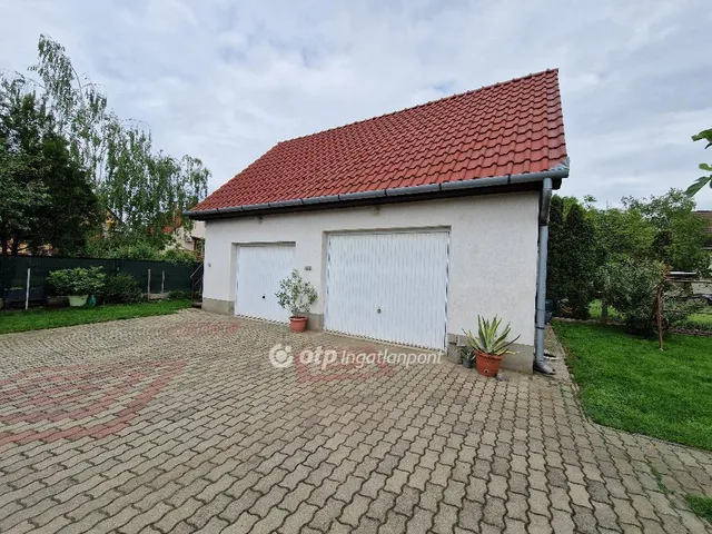 Eladó ház Debrecen, Veres Péter-kert 186 nm
