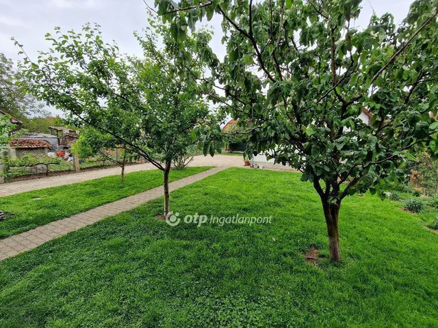 Eladó ház Debrecen, Veres Péter-kert 186 nm