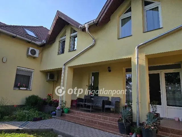 Eladó lakás Mikepércs 116 nm