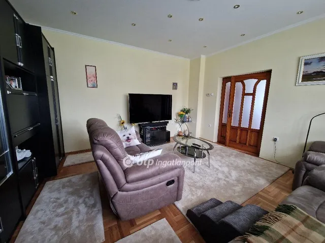 Eladó ház Debrecen, Veres Péter-kert 186 nm