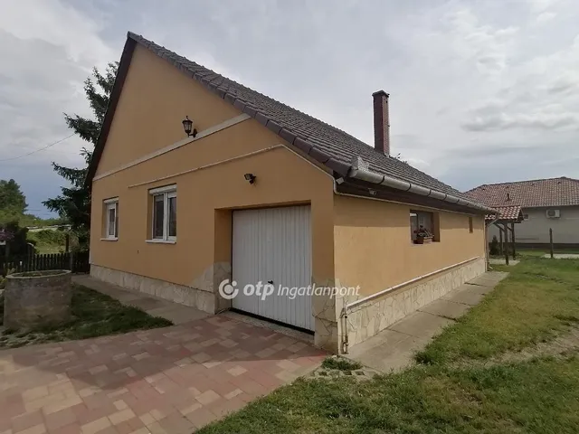 Eladó ház Hajdúsámson, Sámsonkert 87 nm