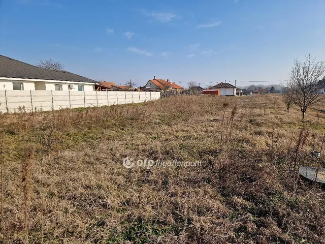 Eladó telek Mikepércs 955 nm
