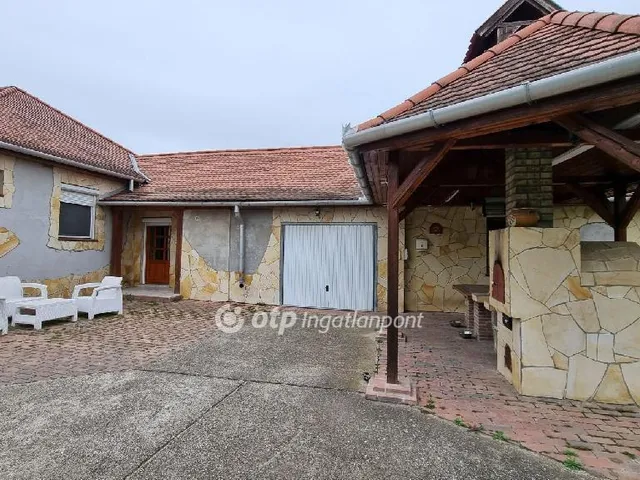Eladó ház Balmazújváros, Szigetkert 206 nm