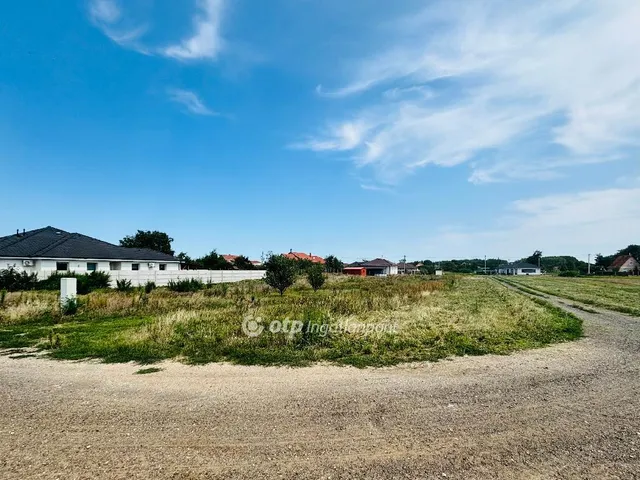 Eladó telek Mikepércs 919 nm