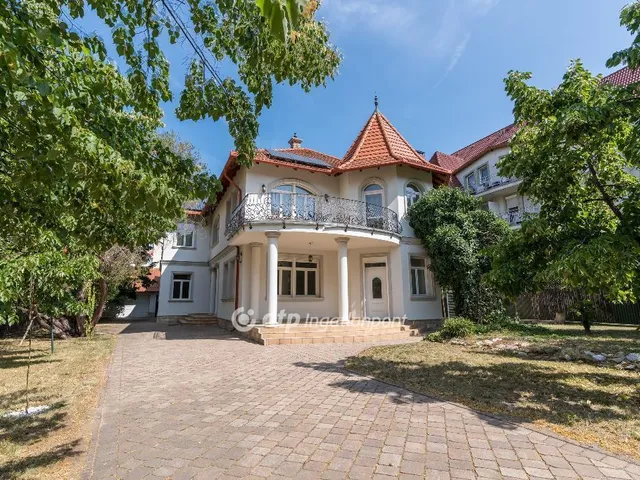 Eladó ház Debrecen, Sestakert 578 nm