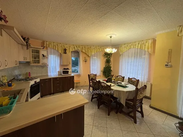 Eladó ház Debrecen, Kerekestelep 160 nm