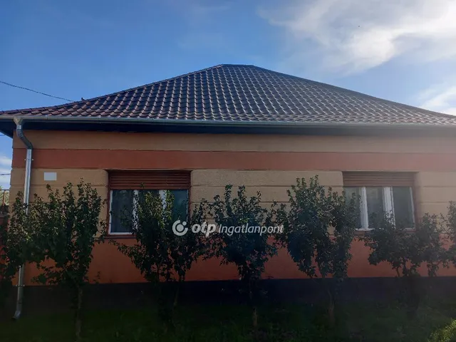 Eladó ház Mikepércs 70 nm