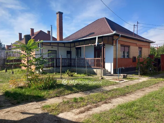 Eladó ház Mikepércs 70 nm