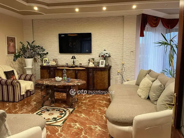 Eladó ház Hosszúpályi 300 nm