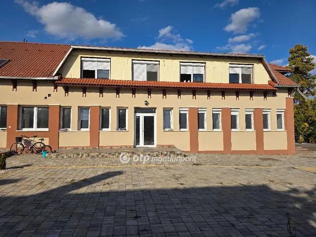 Eladó lakás Berettyóújfalu 127 nm