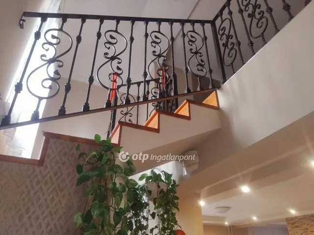 Eladó ház Hajdúböszörmény 240 nm