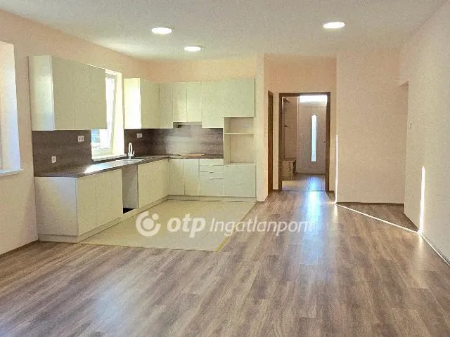 Eladó ház Debrecen, Pércsikert 153 nm