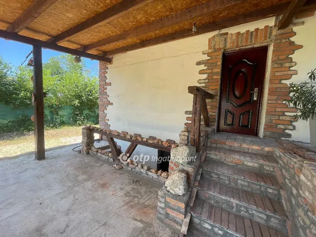 Eladó ház Hajdúsámson 33 nm