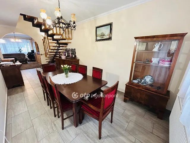 Eladó lakás Debrecen, Vargakert 119 nm