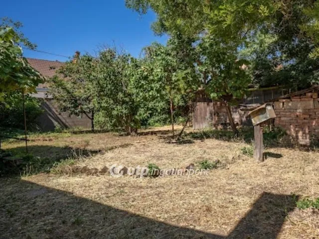 Eladó telek Debrecen 453 nm