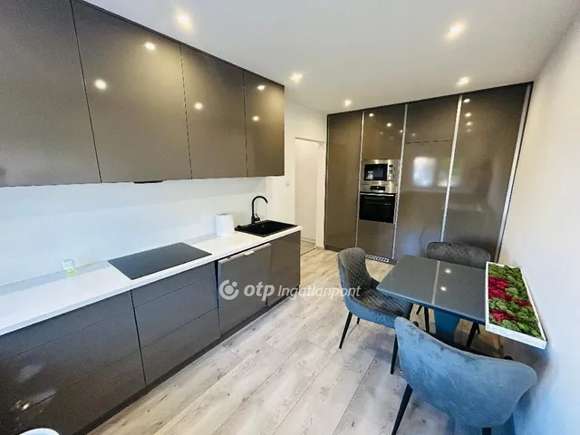 Eladó lakás Debrecen, Vénkert 69 nm