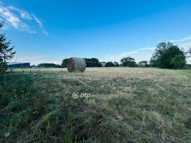 Eladó telek Debrecen 6693 nm