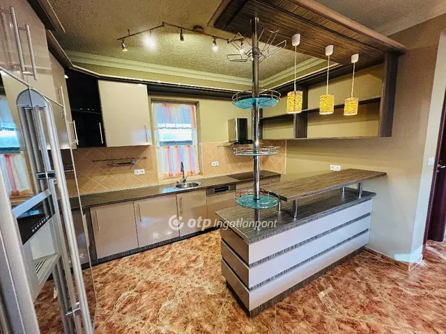 Eladó ház Debrecen 189 nm