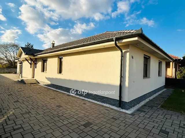 Eladó ház Hajdúsámson 155 nm