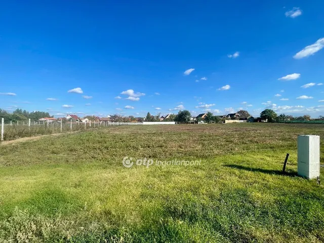 Eladó telek Mikepércs 1160 nm