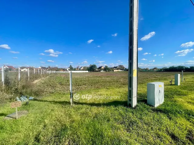 Eladó telek Mikepércs 1160 nm