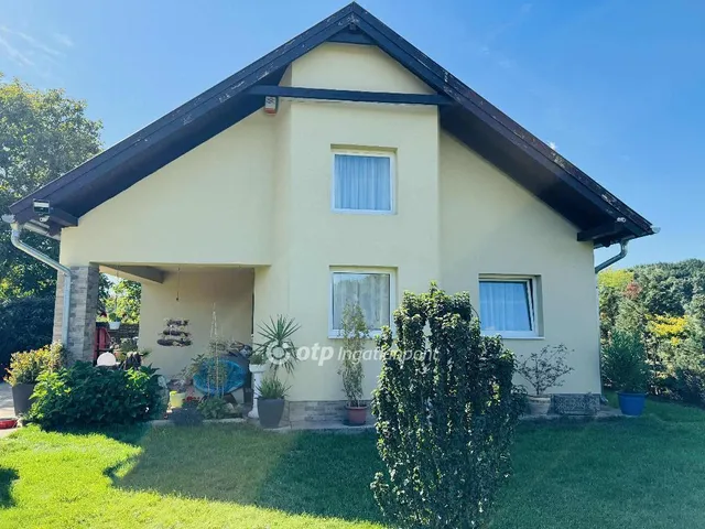 Eladó ház Debrecen, Domokos Márton-kert 135 nm