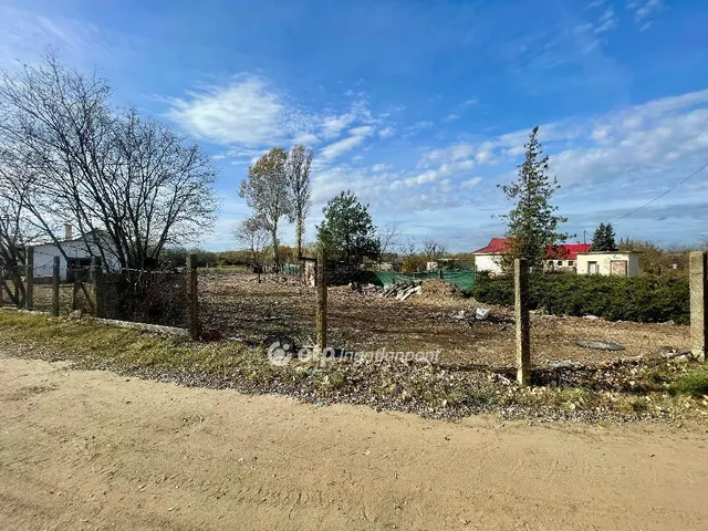 Eladó telek Debrecen 1120 nm