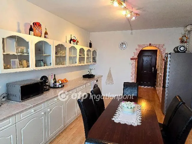 Eladó lakás Debrecen, Újkert 72 nm