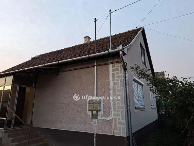 Eladó ház Hajdúböszörmény, Középkert 82 nm