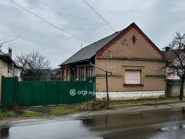 Eladó ház Vámospércs 81 nm