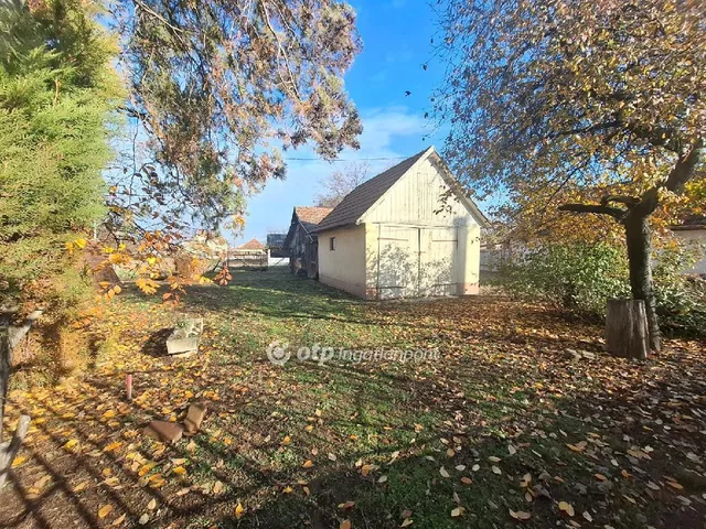 Eladó telek Berettyóújfalu 859 nm