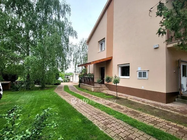 Eladó ház Mikepércs 200 nm