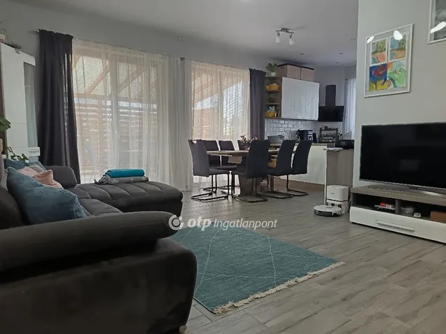 Eladó ház Mikepércs 124 nm