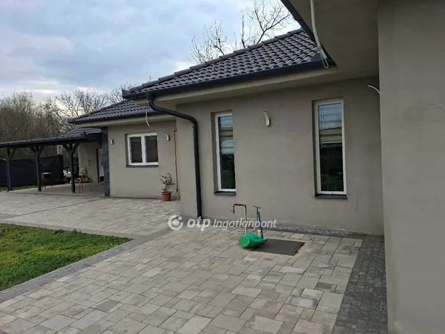Eladó ház Derecske 176 nm