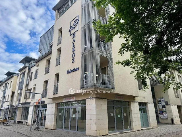 Eladó kereskedelmi és ipari ingatlan Debrecen, Belváros 27 nm
