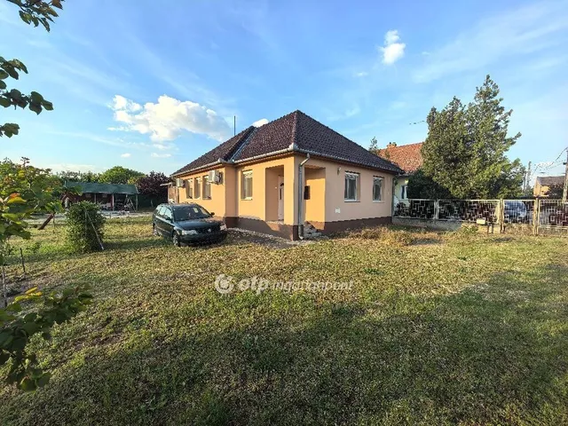 Eladó ház Debrecen, Homokkert 269 nm