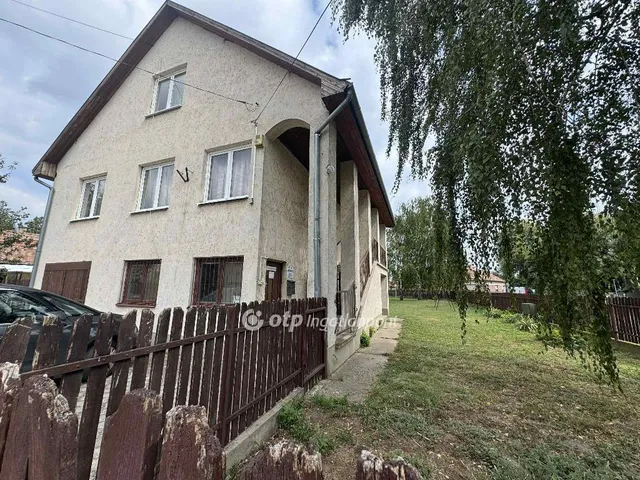 Eladó ház Hosszúpályi 200 nm