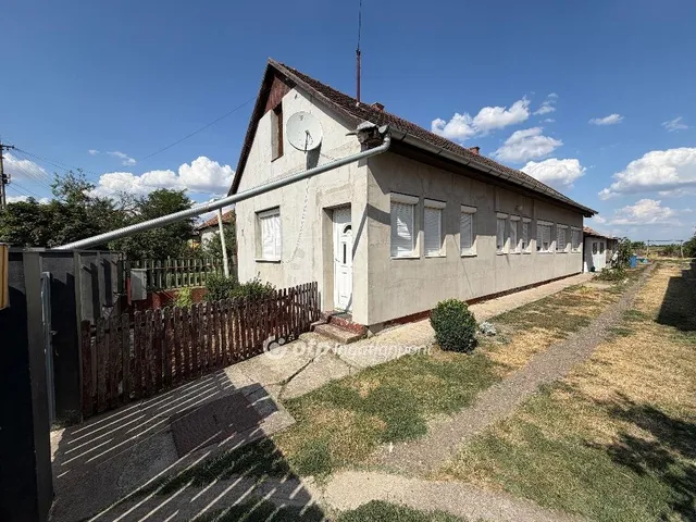 Eladó ház Szerep 118 nm