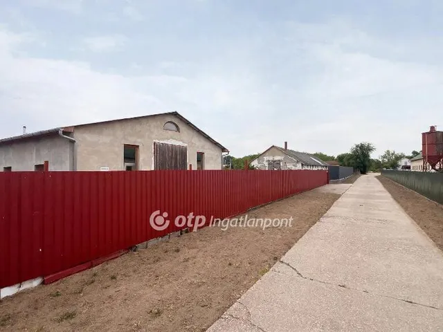 Eladó kereskedelmi és ipari ingatlan Debrecen 611 nm