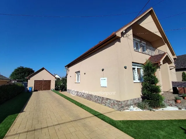 Eladó ház Téglás 165 nm