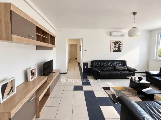 Eladó lakás Debrecen, Péterfia 74 nm
