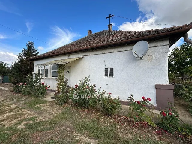 Eladó ház Tiszakanyár 96 nm
