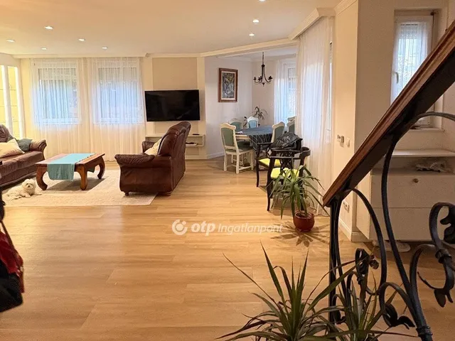 Eladó lakás Debrecen 122 nm