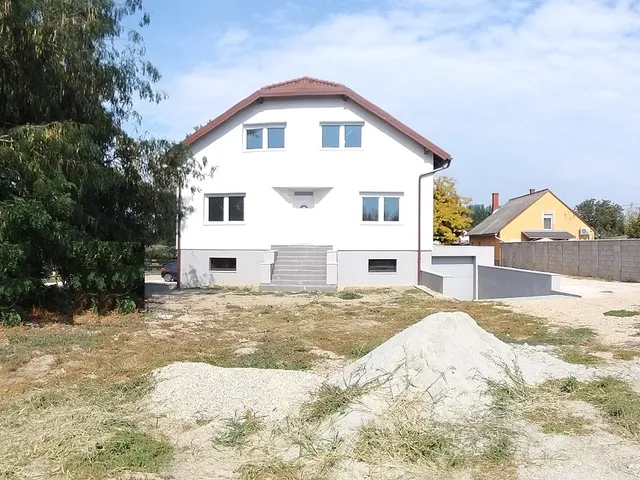 Eladó lakás Darnózseli 104 nm