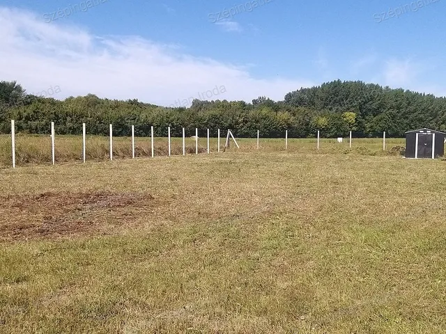 Eladó telek Fertőd 800 nm