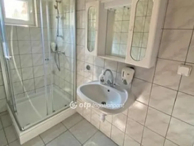 Eladó kereskedelmi és ipari ingatlan Balatonszepezd 1593 nm