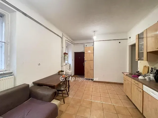 Eladó lakás Budapest VI. kerület 93 nm